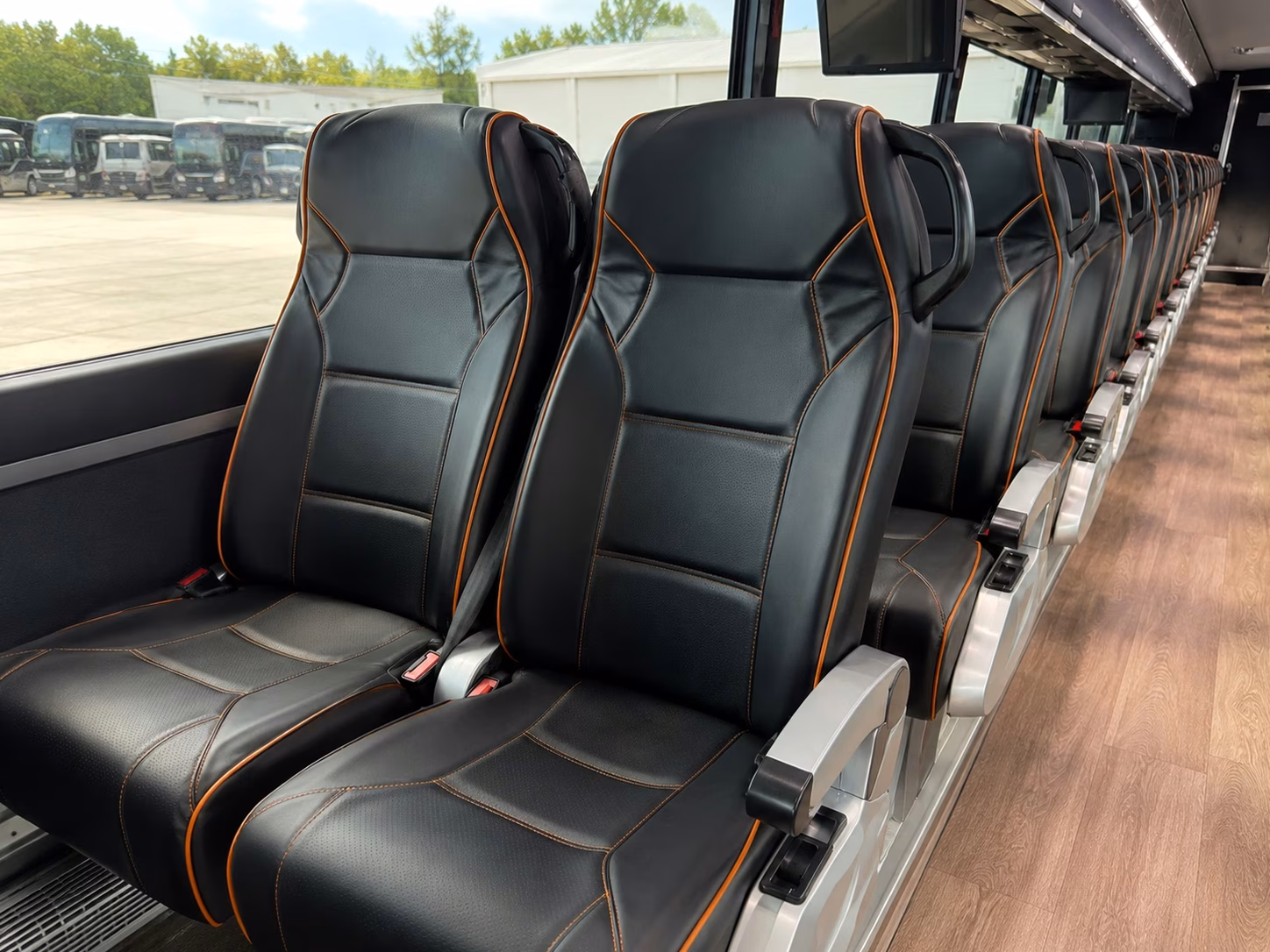 bloomington wedding transportation for guests flying into msp